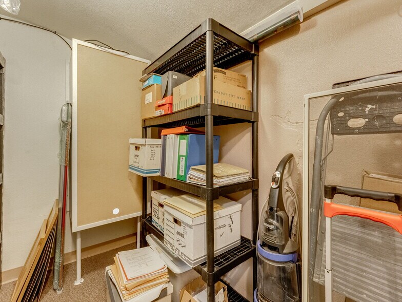 More Photos Of 737 NW Adams St, Mcminnville Office For Sale