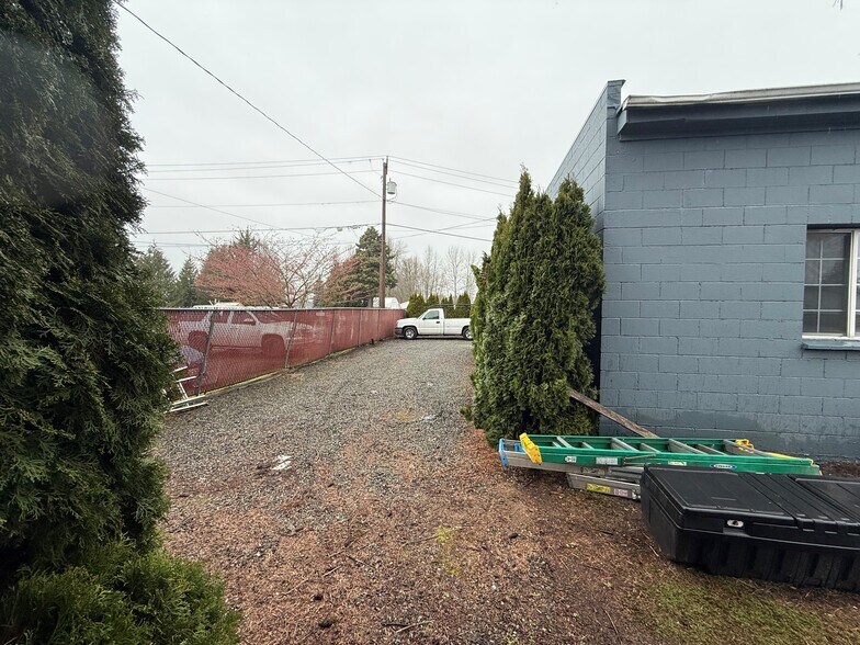 More Photos Of 22 49th St NE, Auburn Distribution For Sale