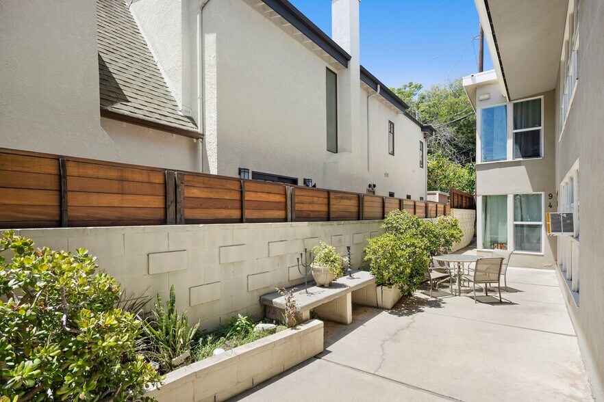 More Photos Of 937 Hilldale Ave, West Hollywood Apartments For Sale