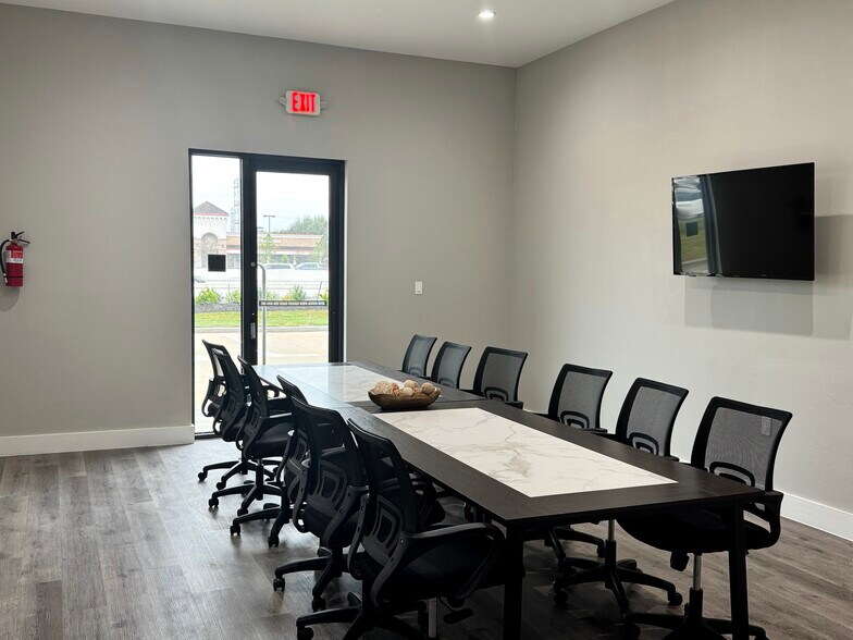 More Photos Of 8525 N Sam Houston Pkwy E, Humble Unknown For Lease