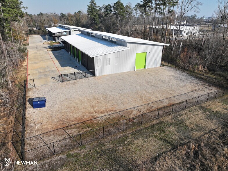 More Photos Of 1613 N Loop 336 E, Conroe Flex For Sale