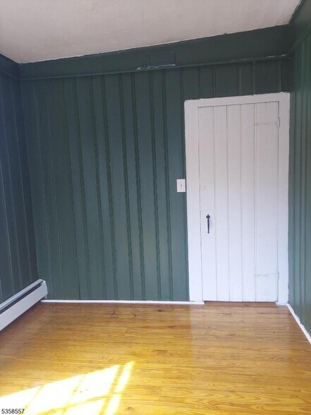 More Photos Of 16 Flanders Rd, Netcong Specialty For Sale