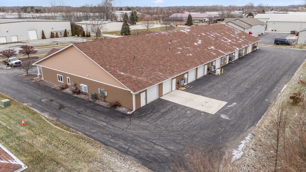 More Photos Of 2502 Beech St, Valparaiso Office For Sale