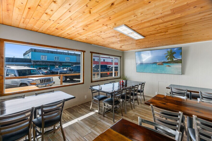 More Photos Of 2401 Westhaven Dr, Westport Flex For Sale