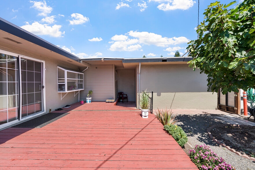More Photos Of 1736 Santa Rosa Ave, Santa Rosa Hotel For Sale