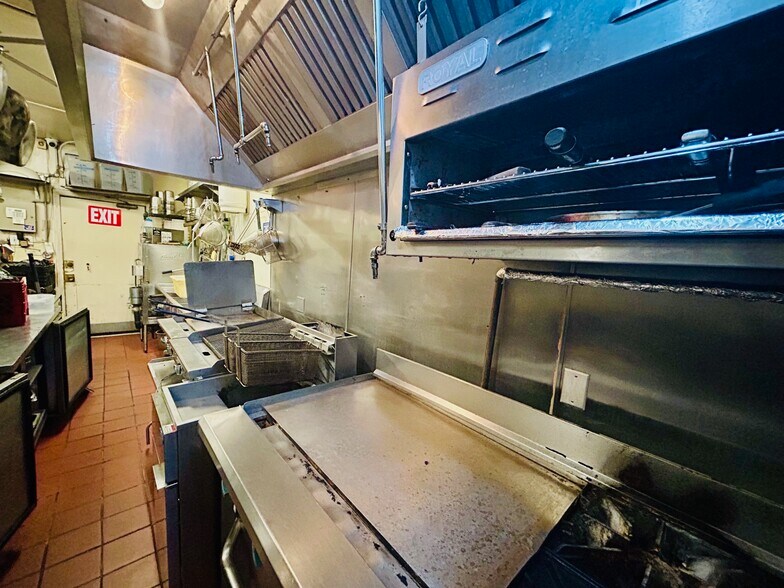 More Photos Of 32123 Cathedral Canyon Dr, Cathedral City Restaurant For Sale