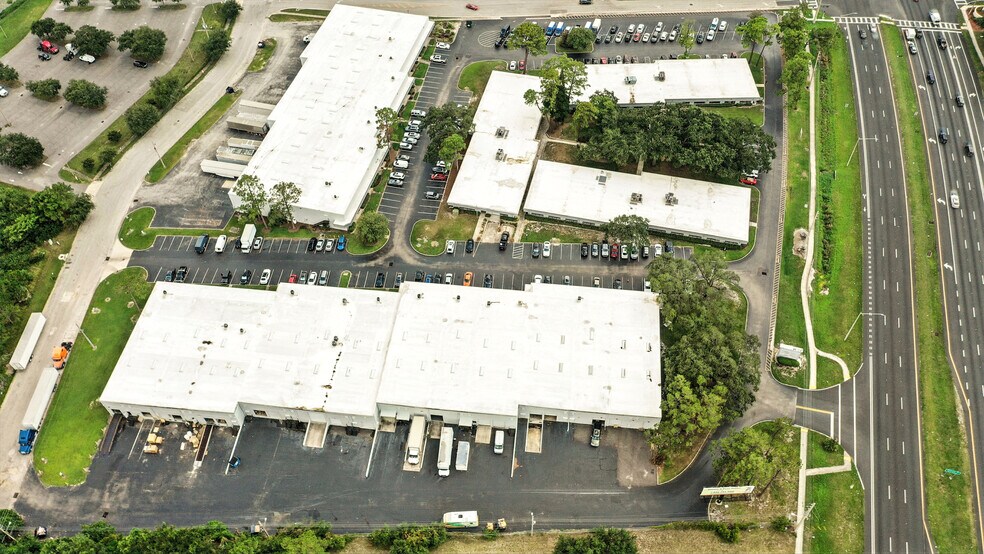 More Photos Of 701 S Kirkman Rd, Orlando Flex For Lease