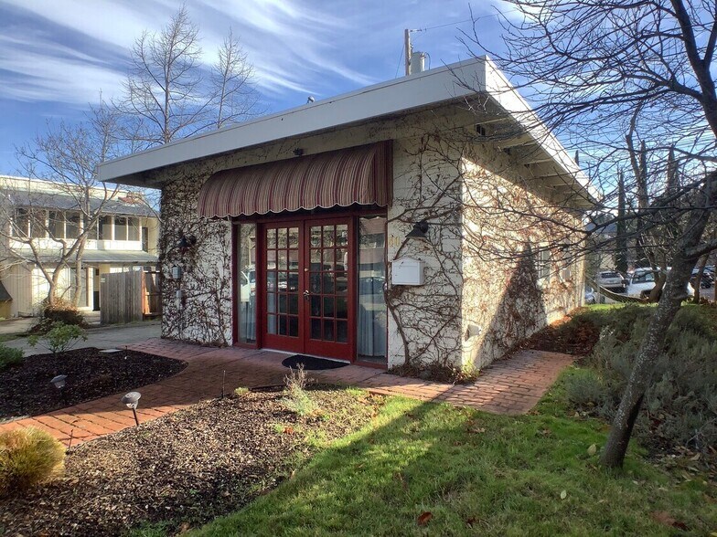 More Photos Of 40 Church St, Ashland Office Residential For Lease