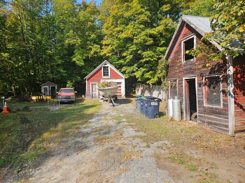 More Photos Of 8 Harrisburg Rd, Stony Creek Apartments For Sale