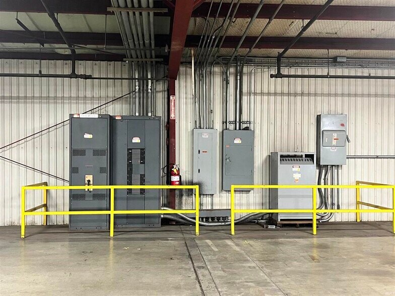 More Photos Of 1015 W 9th St, Mount Carmel Warehouse For Sale