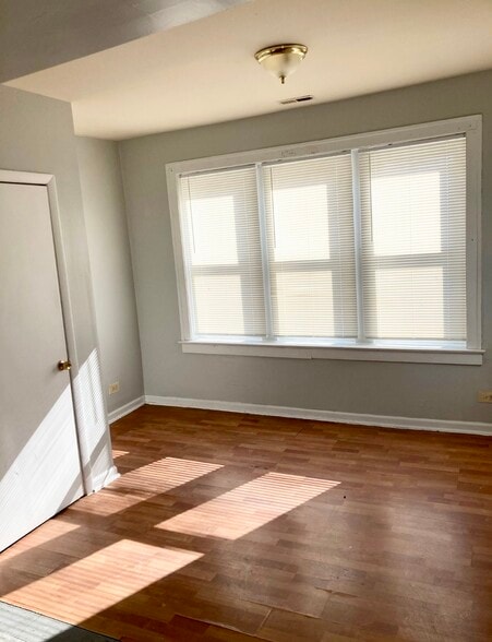 More Photos Of 1422-1424 W Garfield Blvd, Chicago Apartments For Sale