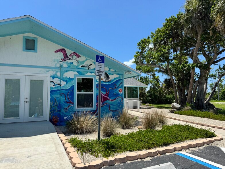 More Photos Of 4301 Sanibel Captiva Rd, Sanibel Medical For Lease
