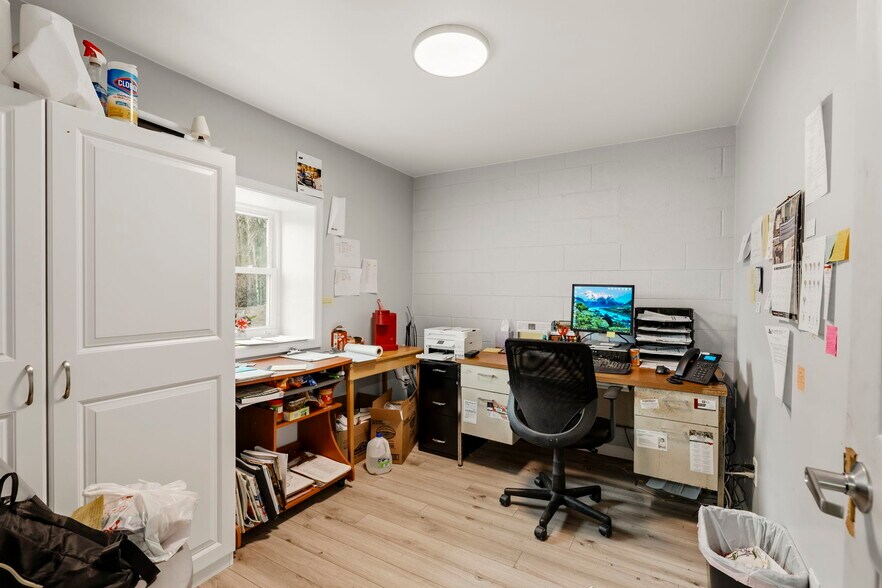 More Photos Of 4144 Pennsylvania 147 Hwy, Herndon Supermarket For Sale