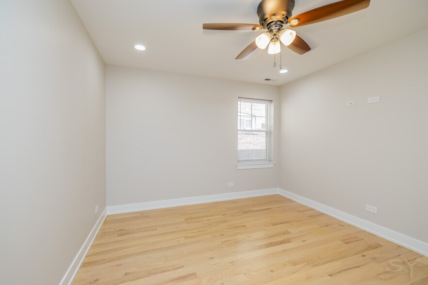 More Photos Of 6126 Eberhart ave, Chicago Apartments For Sale