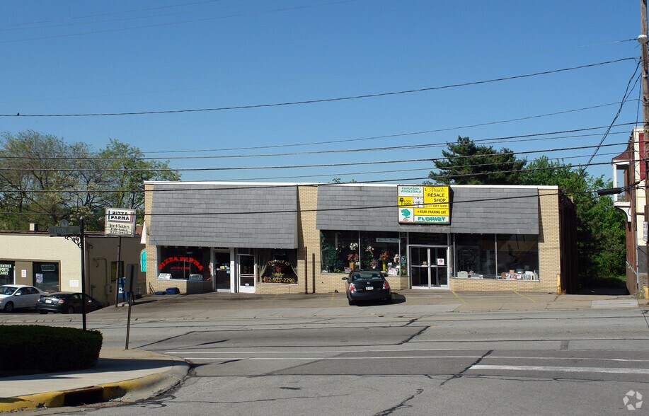 More Photos Of 996-1000 Greentree Rd, Pittsburgh Freestanding For Lease