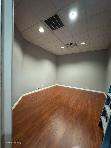 More Photos Of 5852 S Pecos Rd, Las Vegas Office For Sale