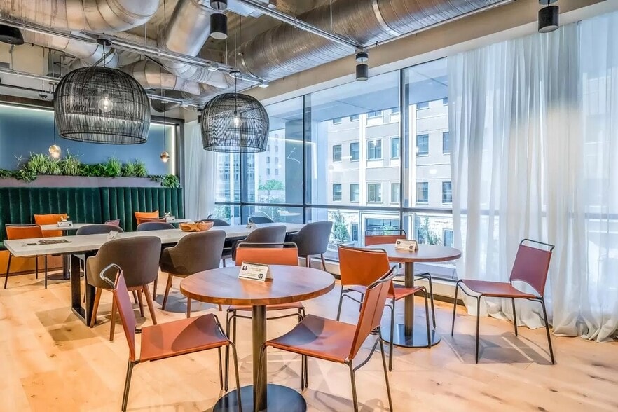 More Photos Of 823 Congress Ave, Austin Office For Lease