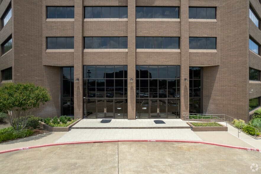 More Photos Of 7909 Parkwood Circle Dr, Houston Office For Lease