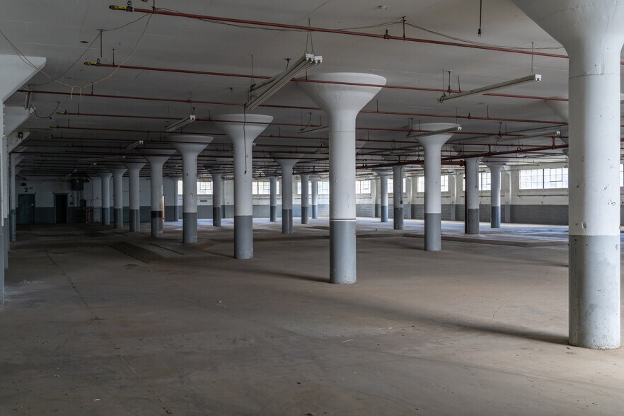 More Photos Of 1575 Lake St, Elmira Manufacturing For Lease