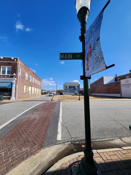 More Photos Of 223 N Main St, Franklin Office For Lease