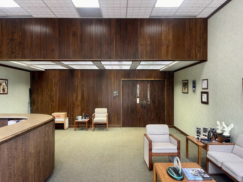 More Photos Of 2400 Sutherland Ave, Knoxville Office For Lease