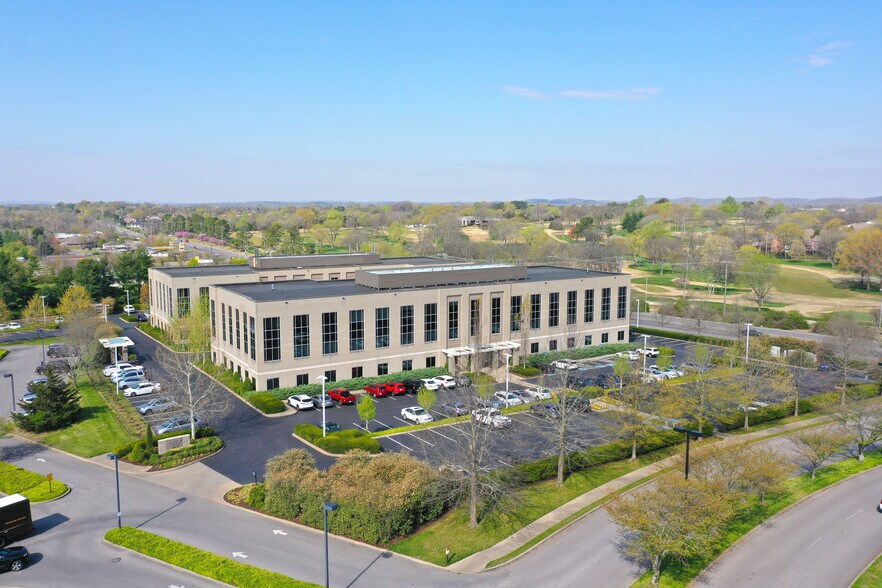 More Photos Of 100 Bluegrass Commons Blvd, Hendersonville Office For Lease
