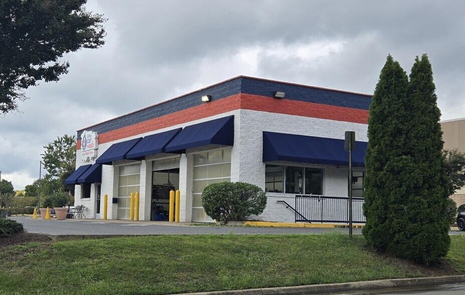 More Photos Of 1711 Carl D. Silver Pky, Fredericksburg Carwash For Sale