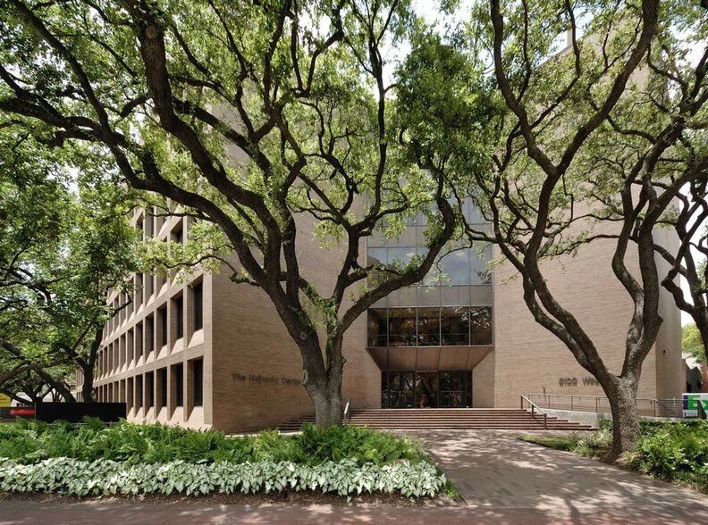 More Photos Of 5100 Westheimer Rd, Houston Office For Lease