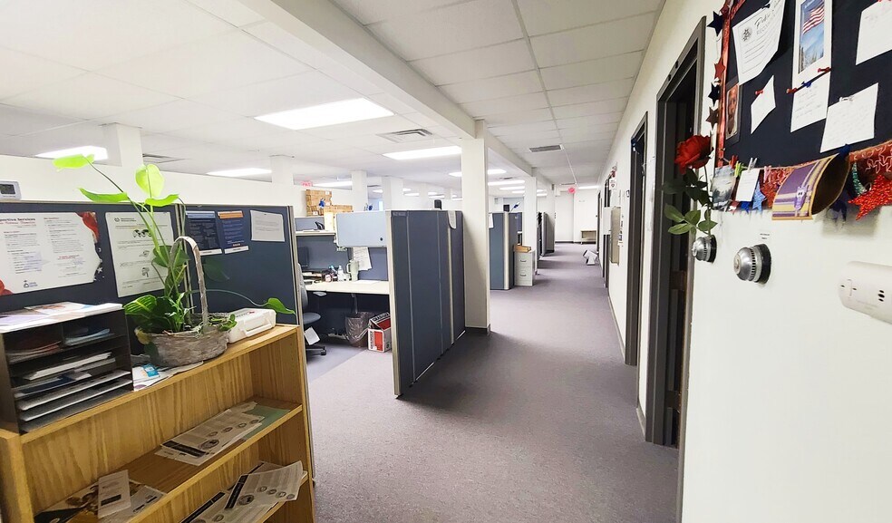 More Photos Of 710 W 8th St, Fort Scott Office For Sale