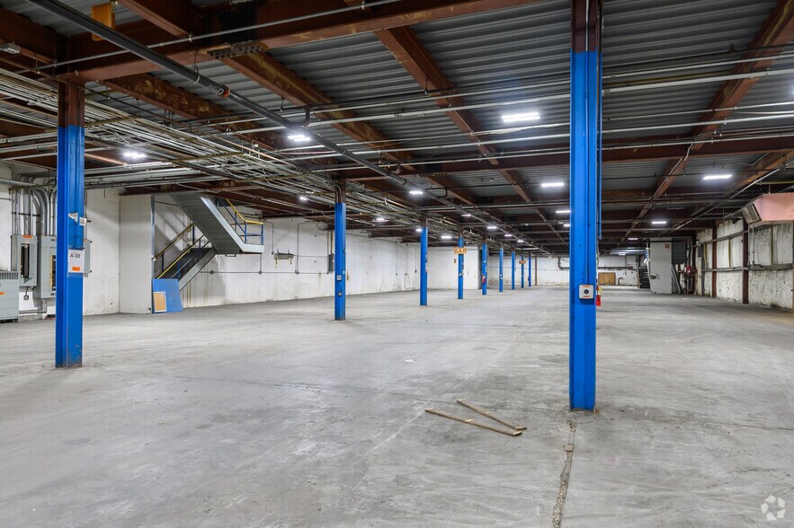 More Photos Of 334 County Route 49, Middletown Warehouse For Lease