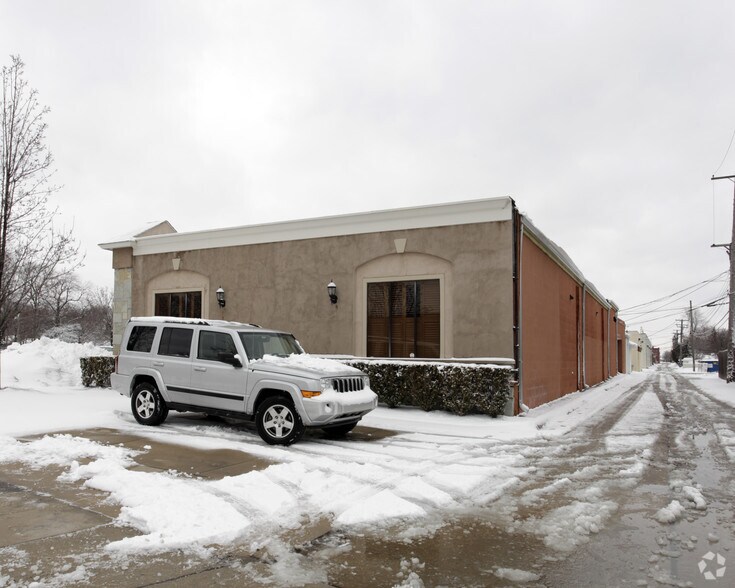 More Photos Of 19900 Harper Ave, Harper Woods Unknown For Lease