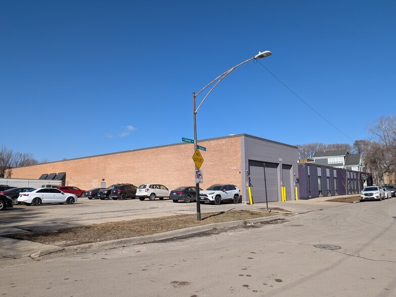 More Photos Of 2900-2950 N Oakley Ave, Chicago Manufacturing For Lease