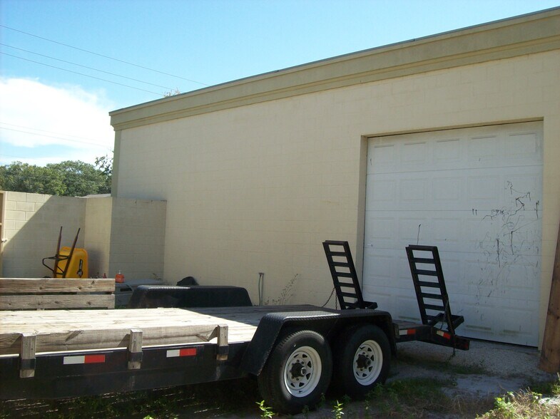 More Photos Of 5001 S Macdill Ave, Tampa Flex For Sale