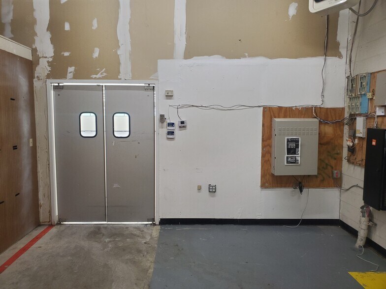 More Photos Of 10188 Dayton Pike, Soddy Daisy Light Manufacturing For Lease