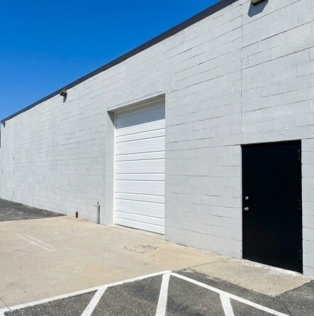 More Photos Of 194-204 N Fehr Way, Bay Shore Warehouse For Lease