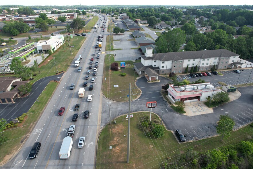 More Photos Of 2020 Gateway Dr, Opelika Restaurant For Sale
