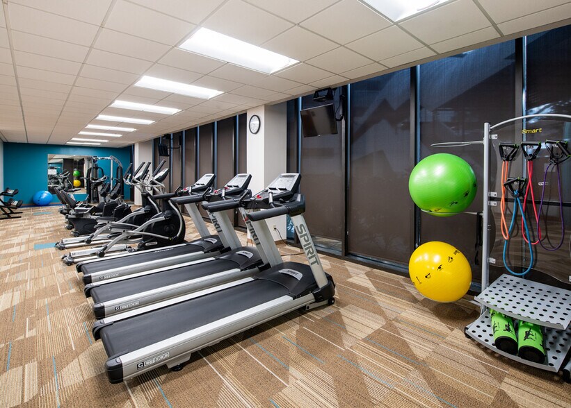 More Photos Of 1200 Riverplace Blvd, Jacksonville Office For Lease