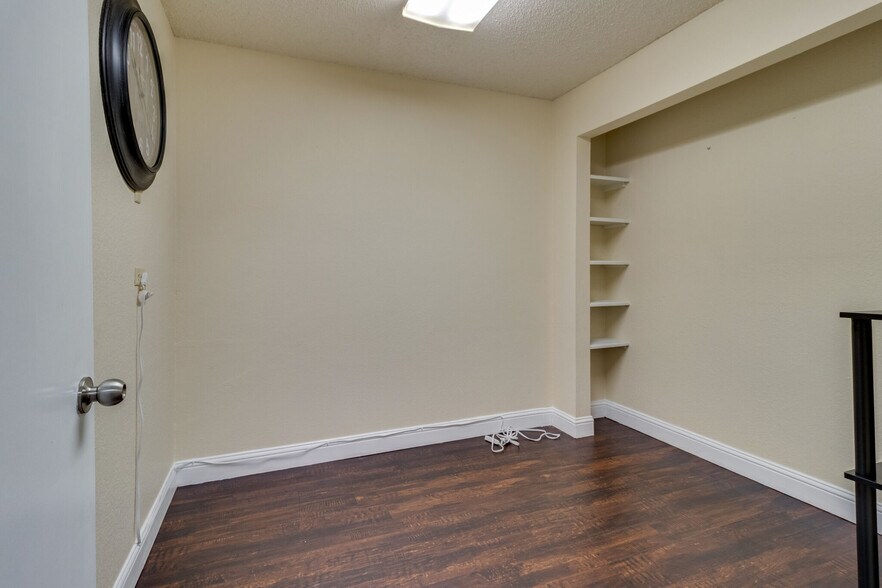 More Photos Of 5710 Watauga Rd, Watauga Office For Lease