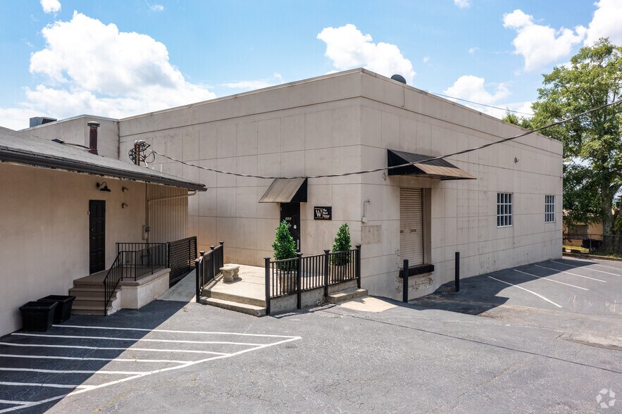 More Photos Of 1710 Defoor Ave NW, Atlanta Showroom For Lease