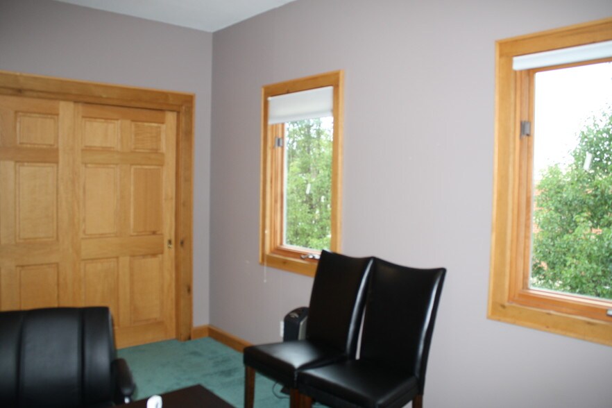 More Photos Of 6110 N Port Washington Rd, Milwaukee Office For Lease