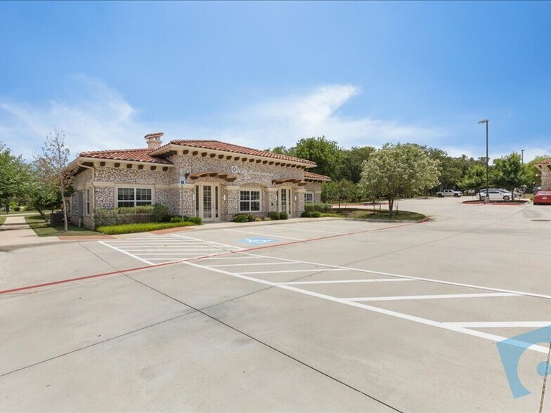More Photos Of 210 Miron Dr, Southlake Medical For Lease