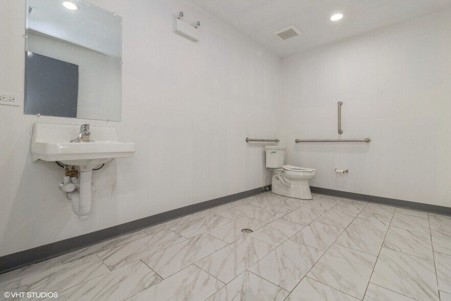 More Photos Of 4650 S Indiana Ave, Chicago Storefront For Lease