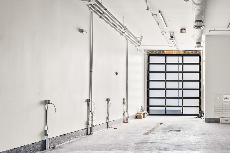 More Photos Of 4554 Forestdale Dr, Park City Light Manufacturing For Sale