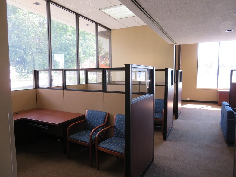 More Photos Of 300 E Dania Beach Blvd, Dania Bank For Lease
