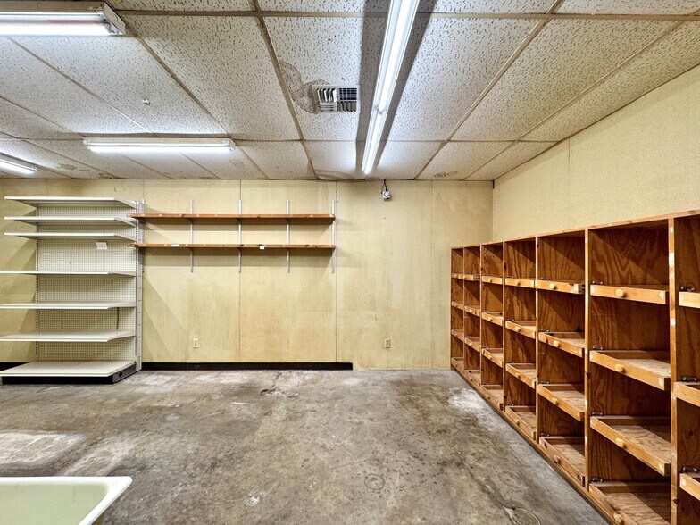 More Photos Of 420 W Dakota Ave, Chickasha Office For Sale