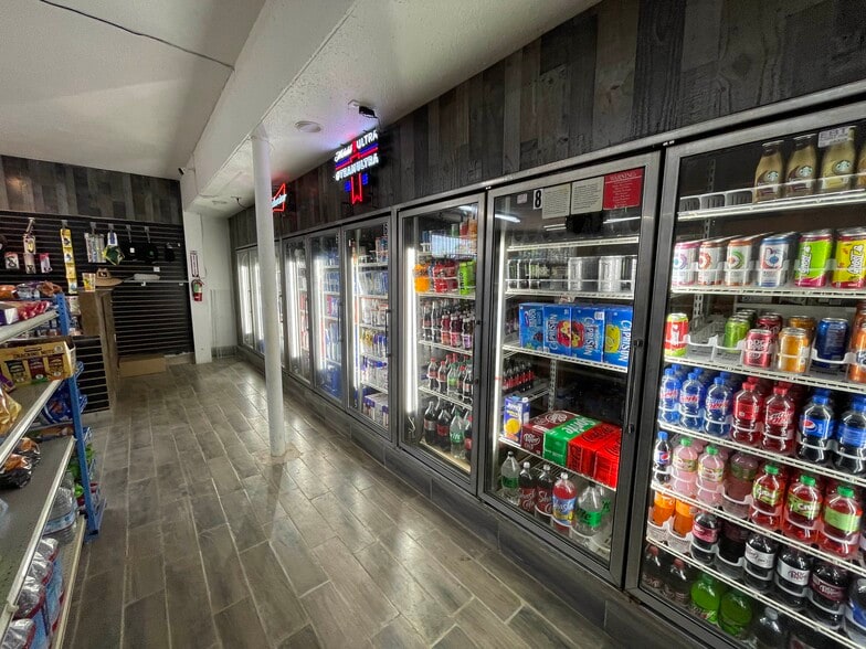 More Photos Of 12461 Amethyst Ave, Cutler General Retail For Sale