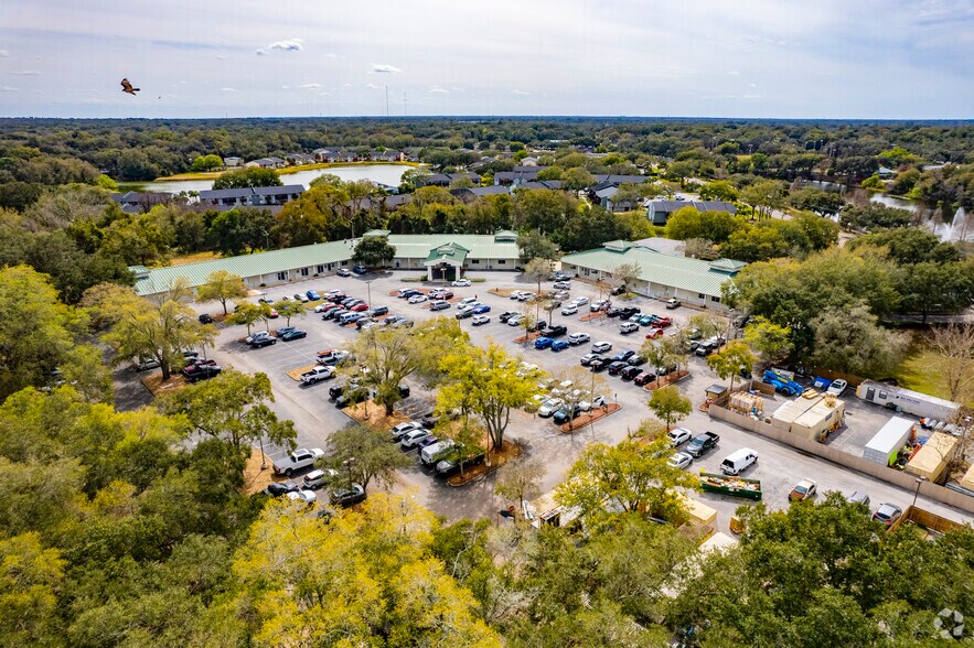 More Photos Of 425-427 S Parsons Ave, Brandon Medical For Lease