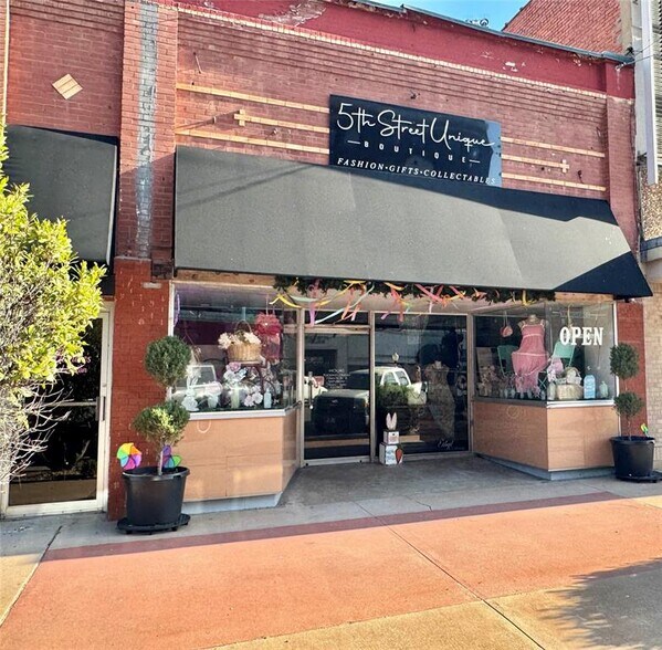 More Photos Of 406-408 W Chickasha Ave, Chickasha General Retail For Sale