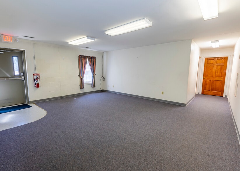 More Photos Of 1667 Cartersville Rd, Cartersville Flex For Sale