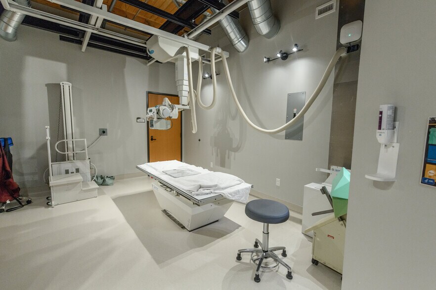 More Photos Of 33 Nichols Pkwy, Hood River Medical For Lease